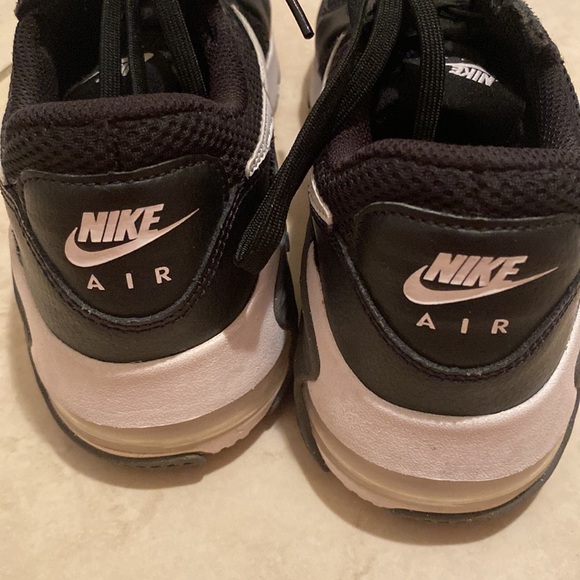Nike Air Max Size 7 black and white - Picture 5 of 9